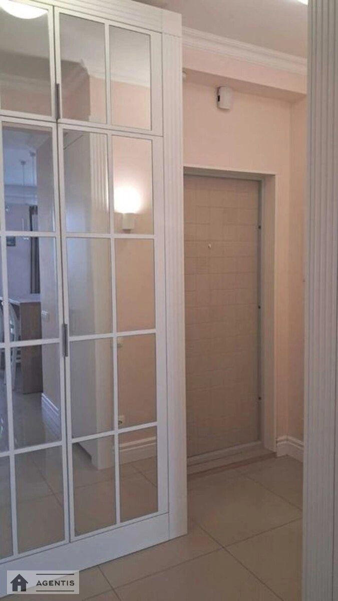 Apartment for rent 3 rooms, 56 m², 5th fl./8 floors. Dmytra Lutsenka vul., Kyiv. 