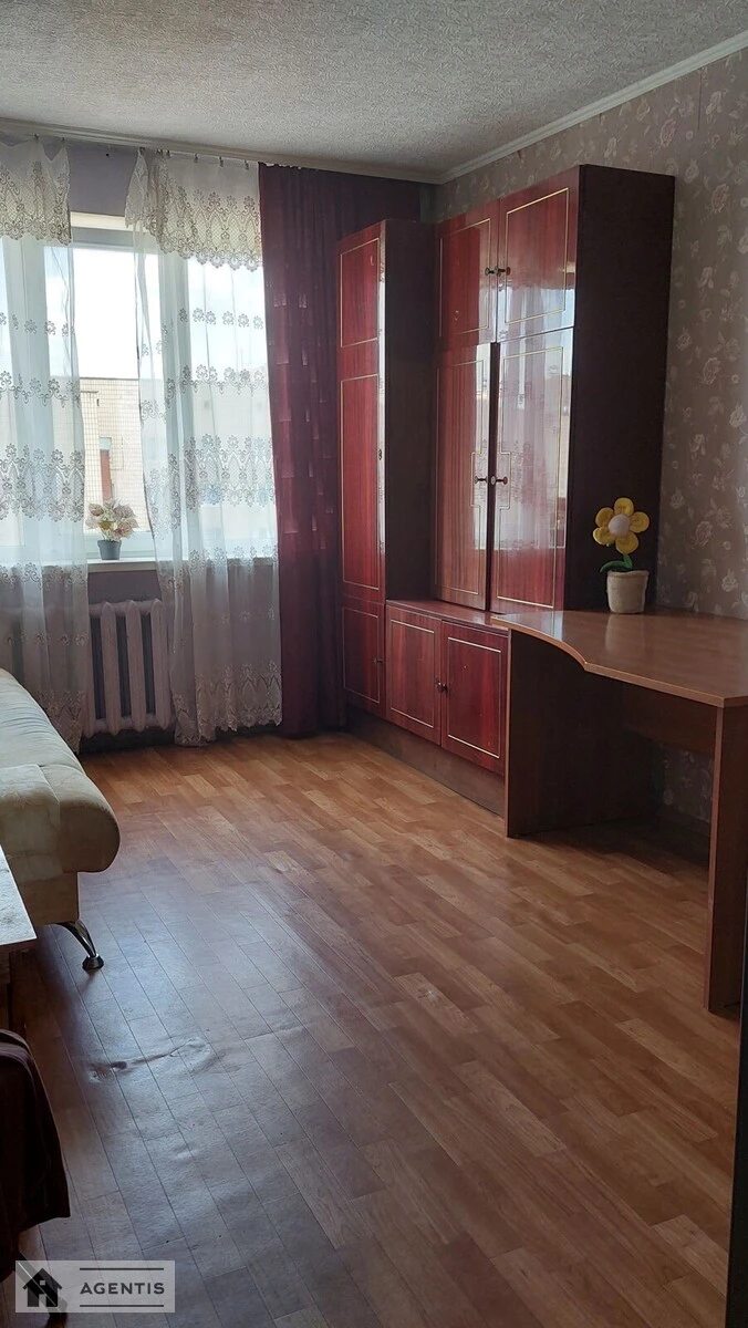 Apartment for rent 3 rooms, 61 m², 9th fl./9 floors. 7, Petra Vershyhory vul., Kyiv. 