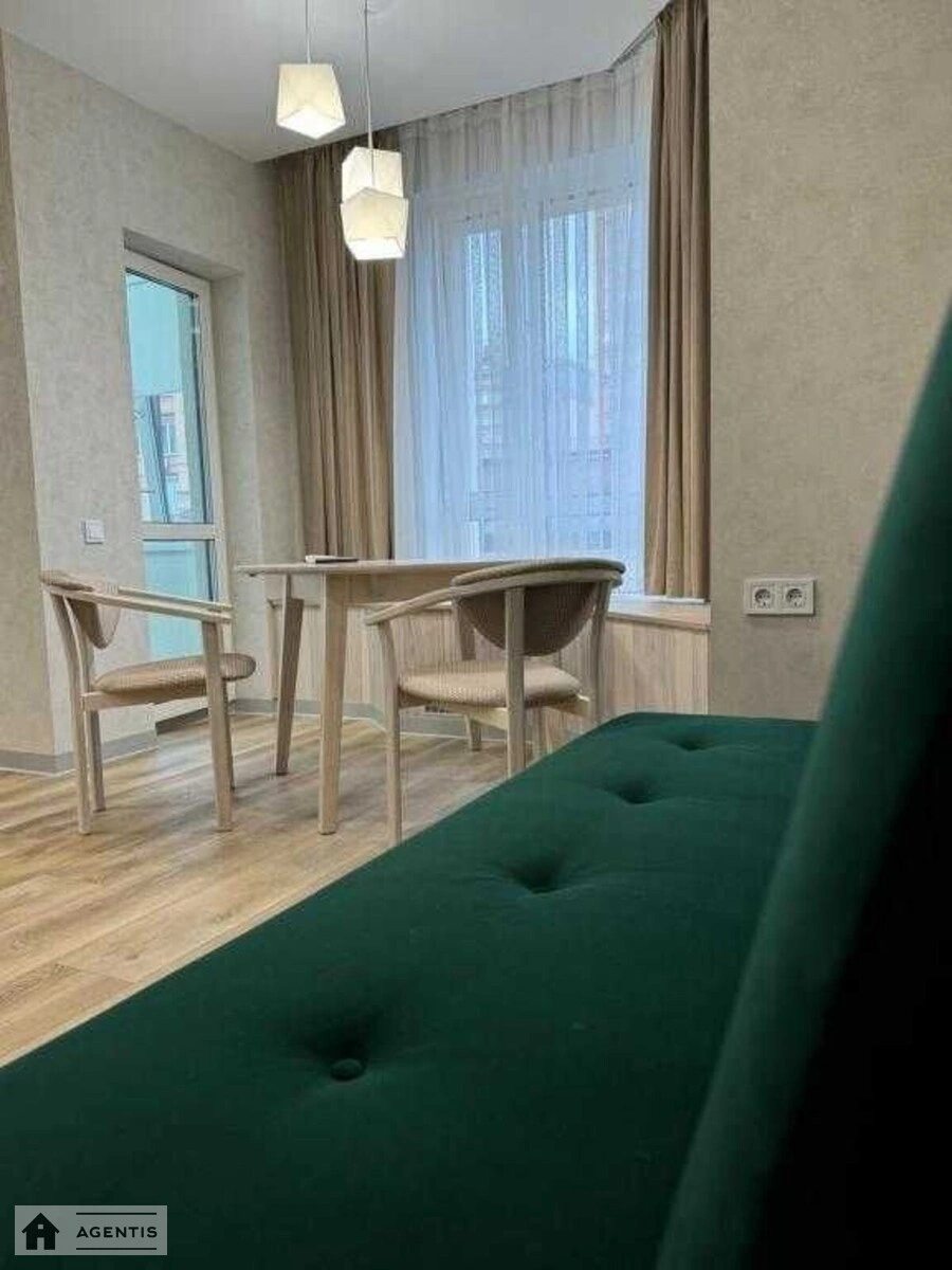 Здам квартиру 3 кімнати, 73 m², 12 пов./17 поверхів. 25, Златоустівська вул., Київ. 