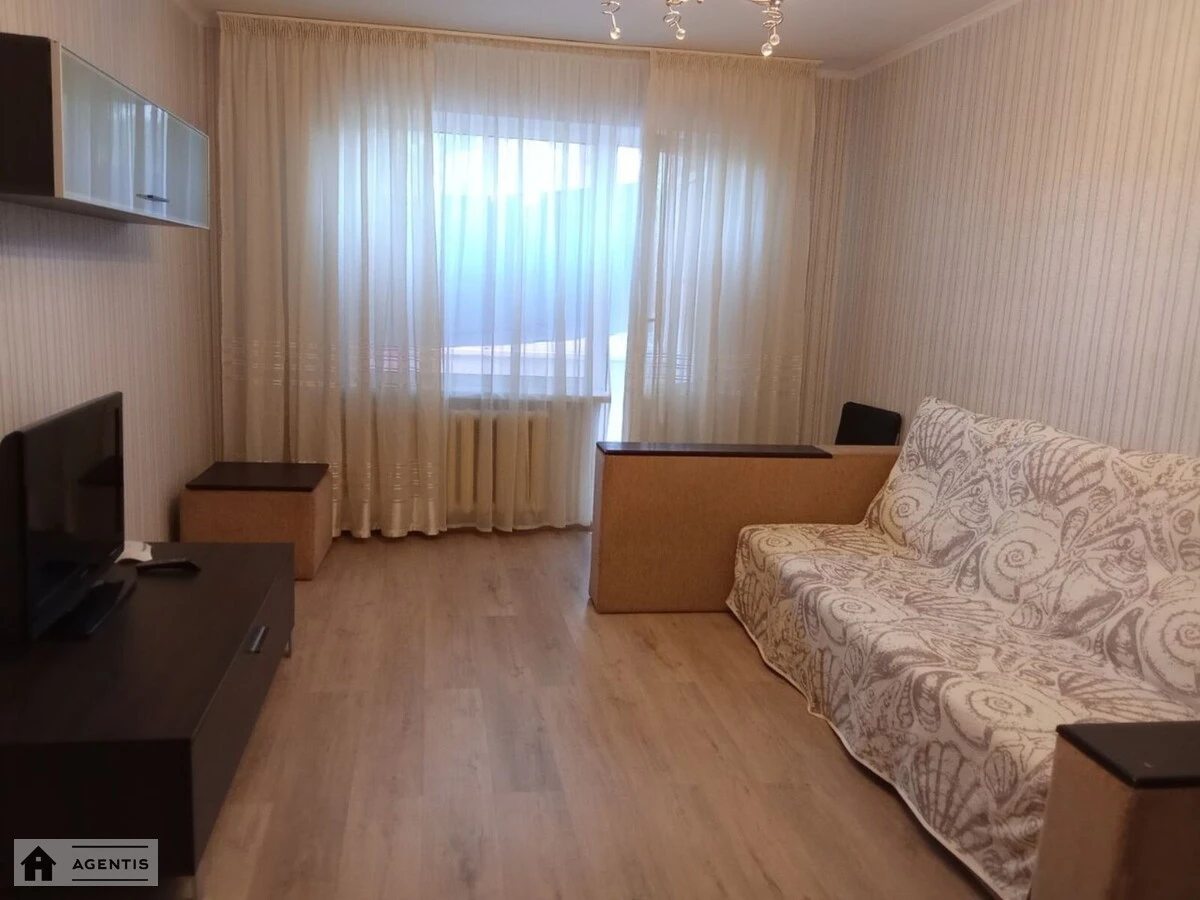 Apartment for rent 2 rooms, 51 m², 4th fl./9 floors. Heorhiya Honhadze prosp., Kyiv. 