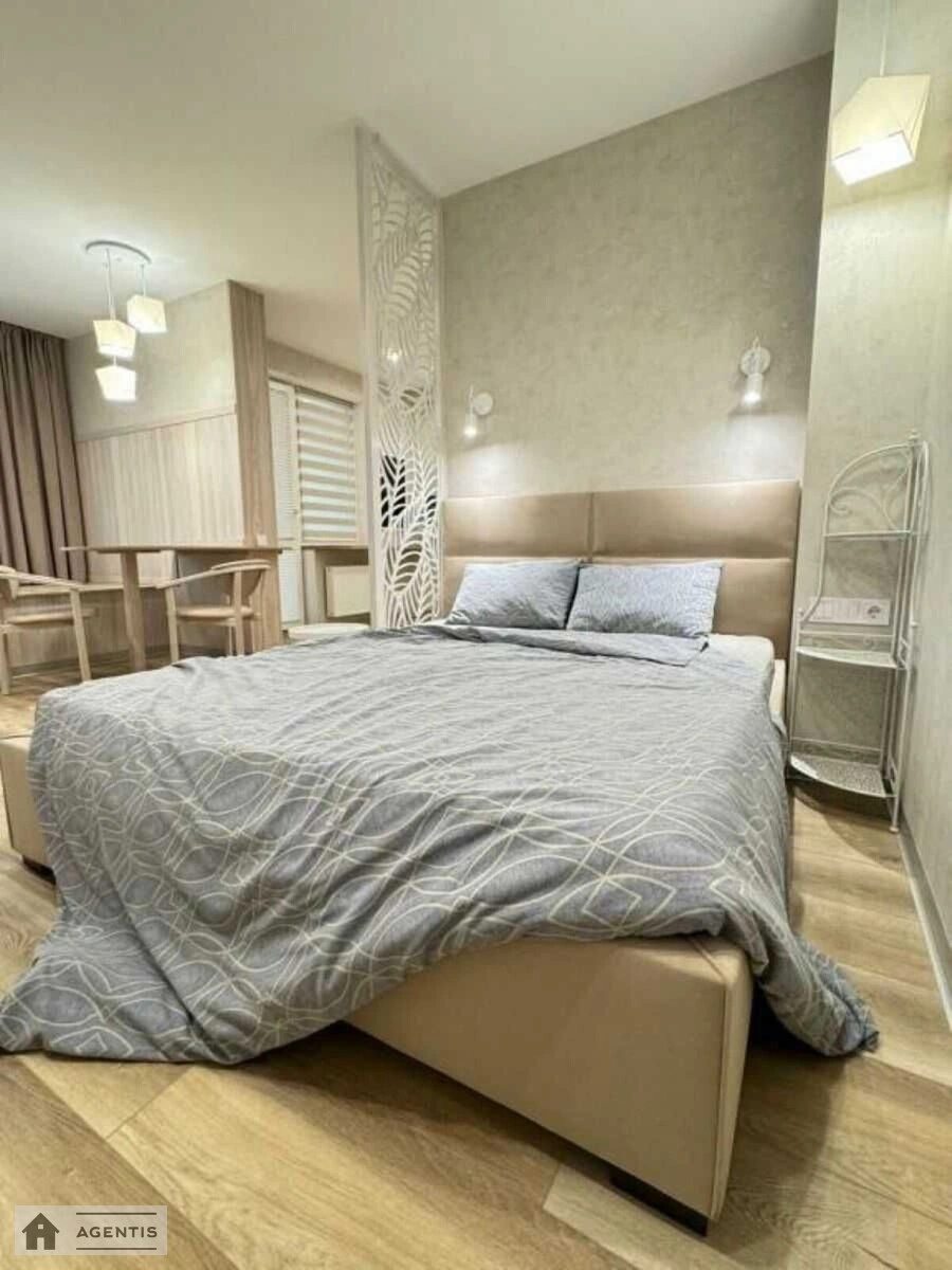 Сдам квартиру 2 комнаты, 41 m², 12 эт./17 этажей. 25, Златоустівська вул., Киев. 