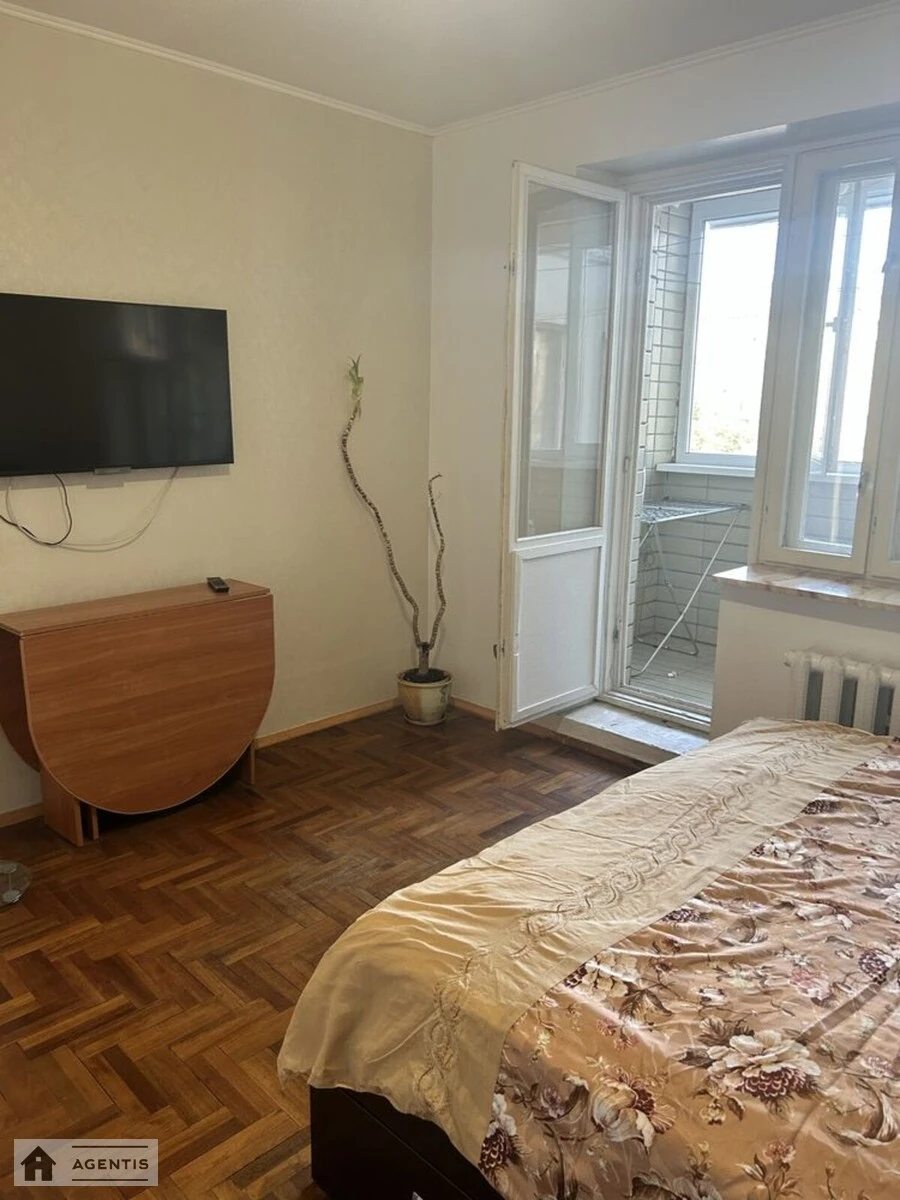 Apartment for rent 2 rooms, 72 m², 5th fl./18 floors. 165, Antonovycha vul. Horkoho, Kyiv. 