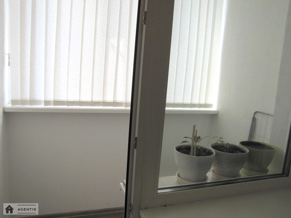 Apartment for rent 1 room, 43 m², 14th fl./20 floors. Shevchenkivskyy rayon, Kyiv. 