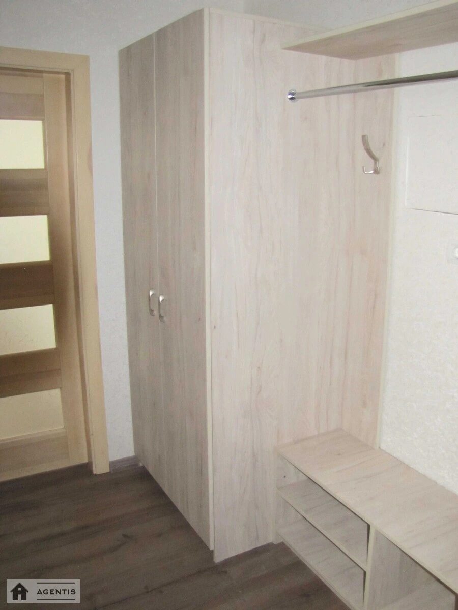 Apartment for rent 1 room, 43 m², 14th fl./20 floors. Shevchenkivskyy rayon, Kyiv. 