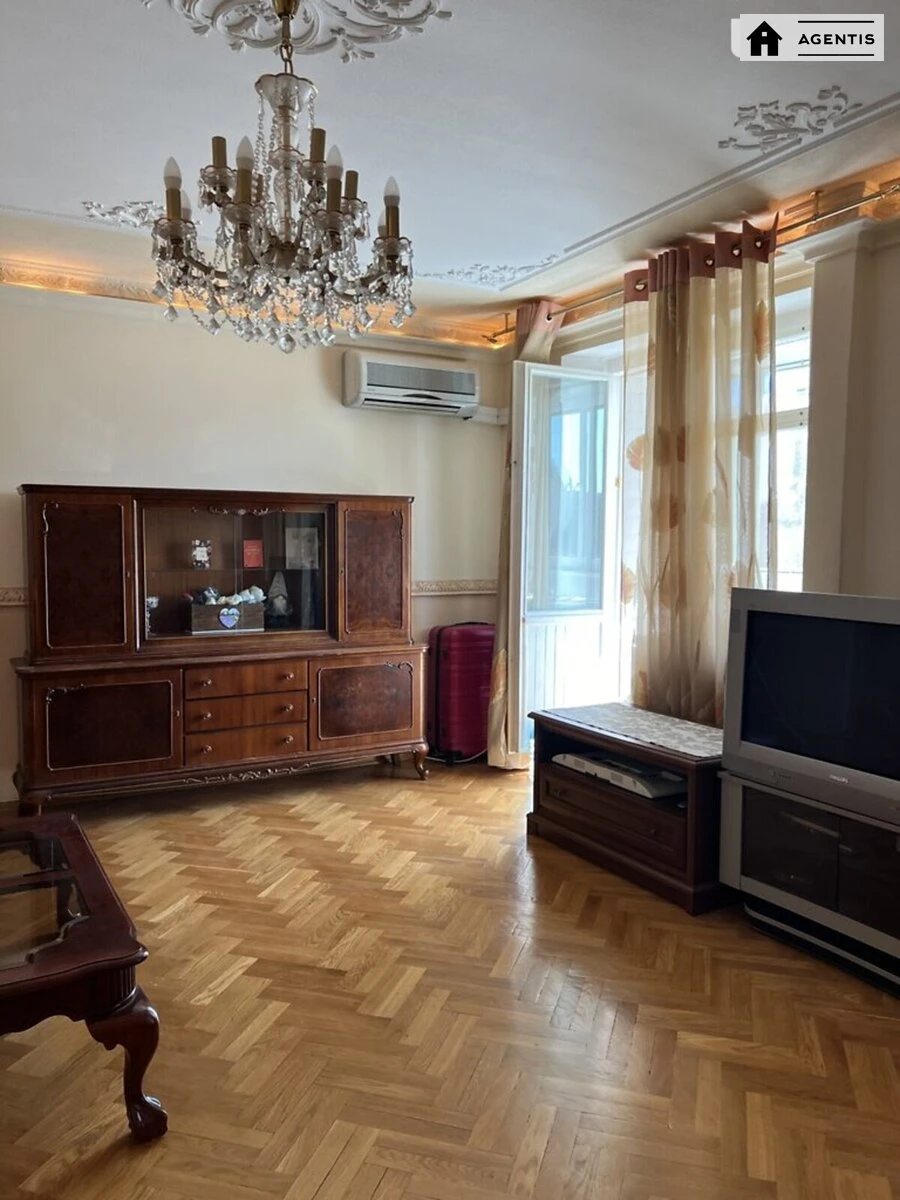 Apartment for rent 2 rooms, 79 m², 6th fl./9 floors. Feodosiyska 4, Kyiv. 