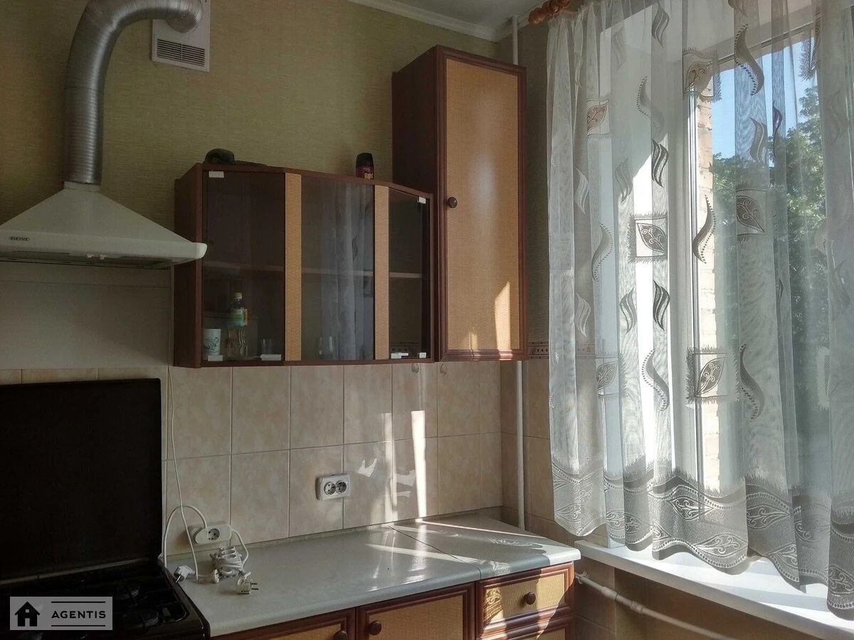 Apartment for rent 2 rooms, 50 m², 3rd fl./5 floors. 37, Dzhona Makkeyna vul. Ivana Kudri, Kyiv. 