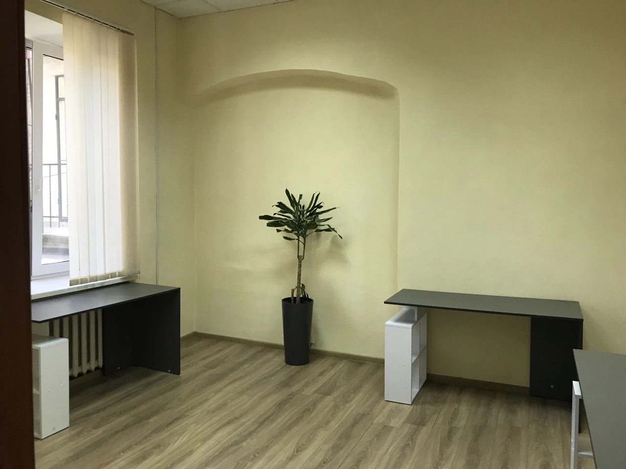 Office for rent 3 rooms, 70 m², 2nd fl./4 floors. 43, Chealenko Pushkinskaya, Kyiv. 