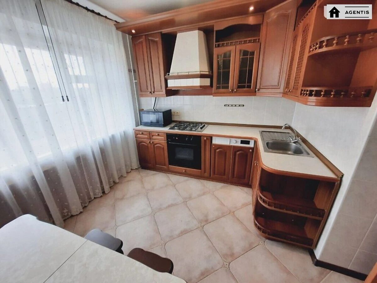 Apartment for rent 3 rooms, 86 m², 7th fl./9 floors. 1, Brativ Zerovykh vul. Chervonopartyzanska, Kyiv. 