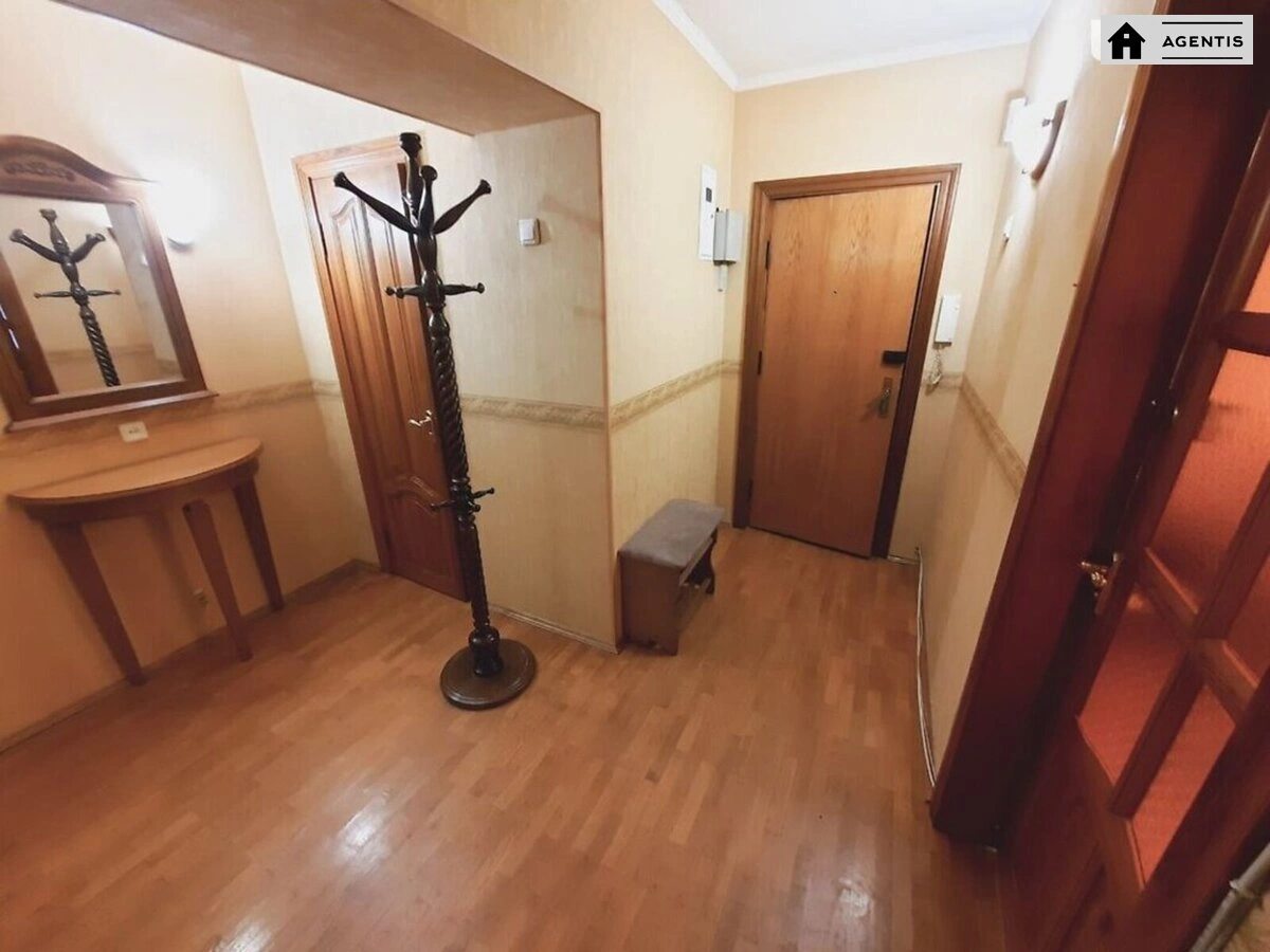 Apartment for rent 3 rooms, 86 m², 7th fl./9 floors. 1, Brativ Zerovykh vul. Chervonopartyzanska, Kyiv. 