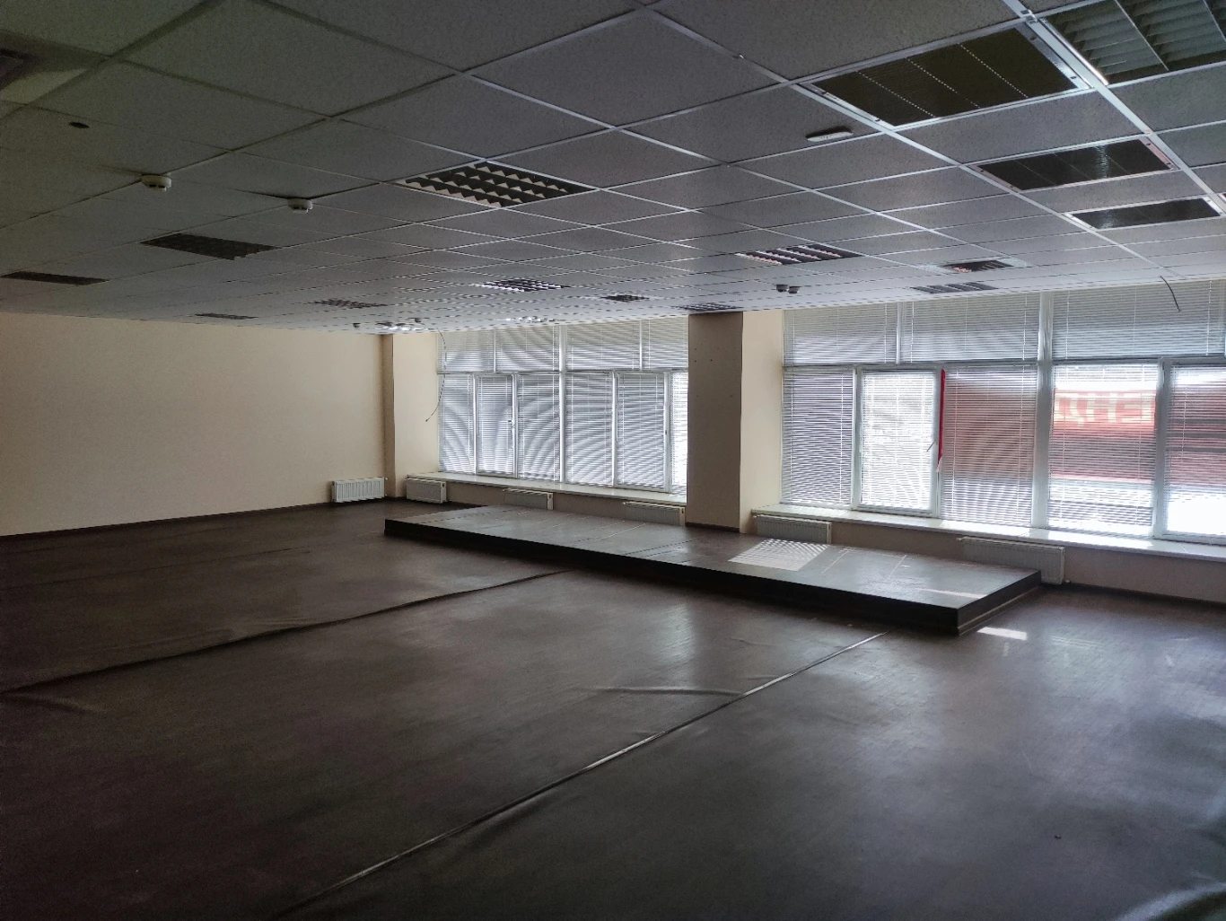 Office for rent 3 rooms, 137.2 m², 2nd fl./2 floors. 24, Drayzera Teodora 24, Kyiv. 