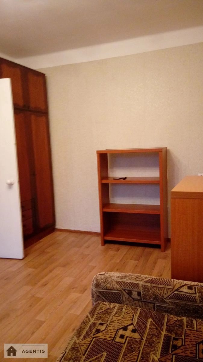 Здам квартиру 1 кімната, 33 m², 5 пов./9 поверхів. 9, Мілютенка 9, Київ. 