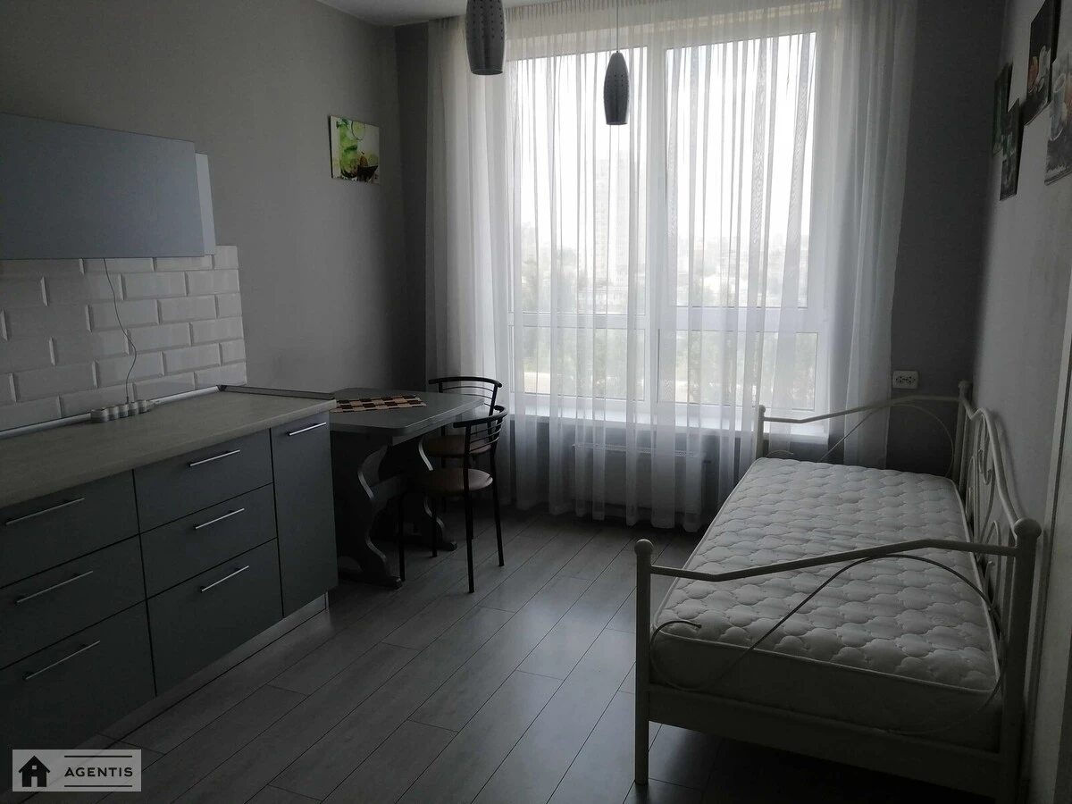 Apartment for rent 1 room, 41 m², 10th fl./25 floors. 20, Solomyanska vul., Kyiv. 