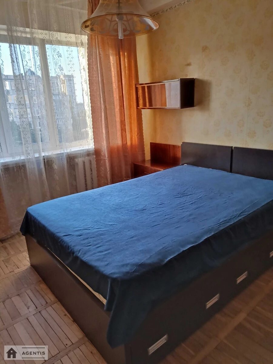 Apartment for rent 3 rooms, 63 m², 7th fl./9 floors. Dniprovskyy rayon, Kyiv. 