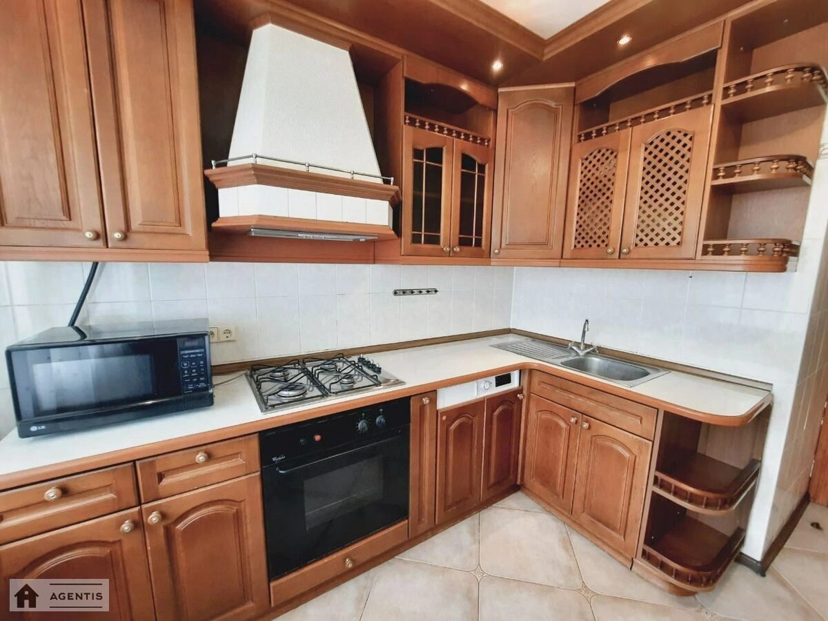 Apartment for rent 3 rooms, 86 m², 7th fl./9 floors. Brativ Zerovykh vul. Chervonopartyzanska, Kyiv. 