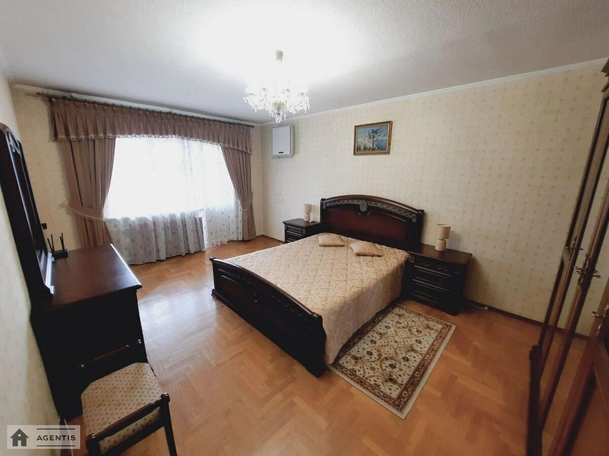 Apartment for rent 3 rooms, 86 m², 7th fl./9 floors. Brativ Zerovykh vul. Chervonopartyzanska, Kyiv. 