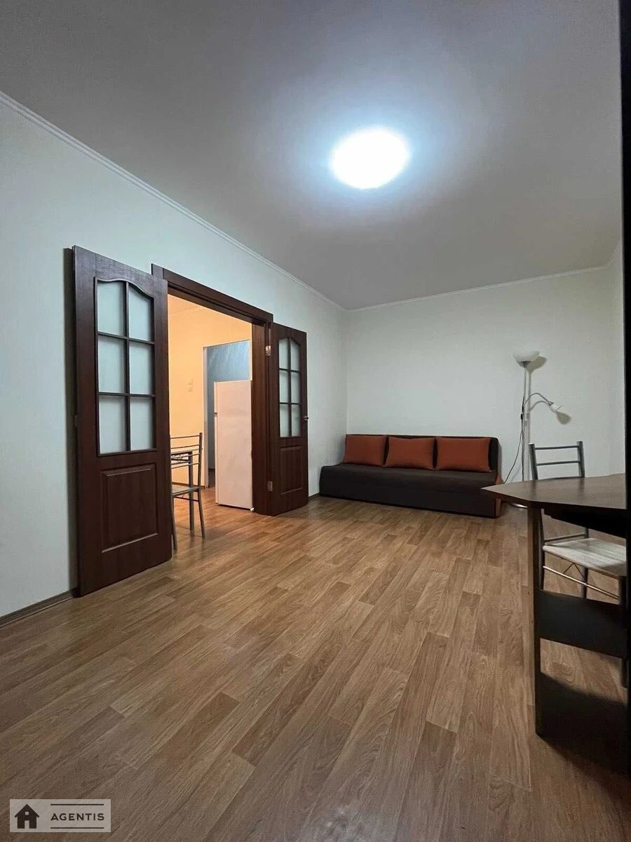 Сдам квартиру 1 комната, 40 m², 1 эт./24 этажа. 5, Самійла Кішки вул. (Маршала Конєва), Киев. 