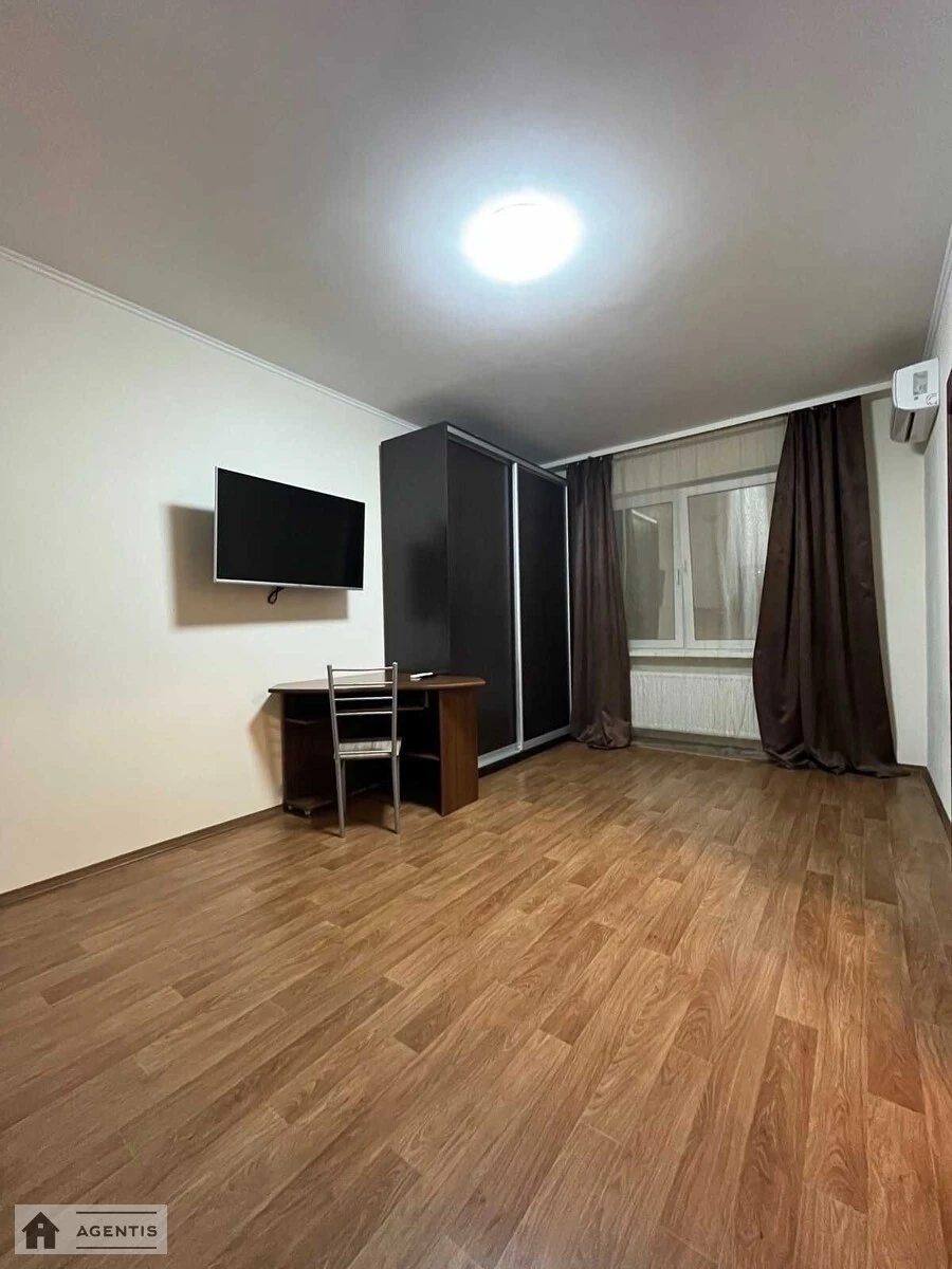 Сдам квартиру 1 комната, 40 m², 1 эт./24 этажа. 5, Самійла Кішки вул. (Маршала Конєва), Киев. 