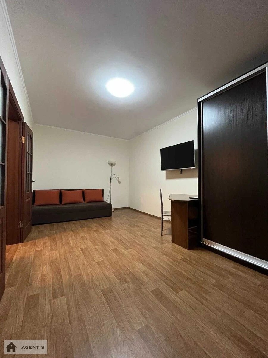 Сдам квартиру 1 комната, 40 m², 1 эт./24 этажа. 5, Самійла Кішки вул. (Маршала Конєва), Киев. 