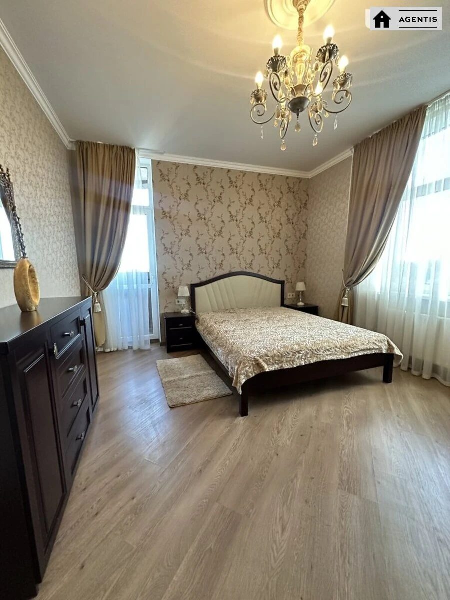 Сдам квартиру 2 комнаты, 78 m², 12 эт./23 этажа. 32, Глубочицкая 32, Киев. 