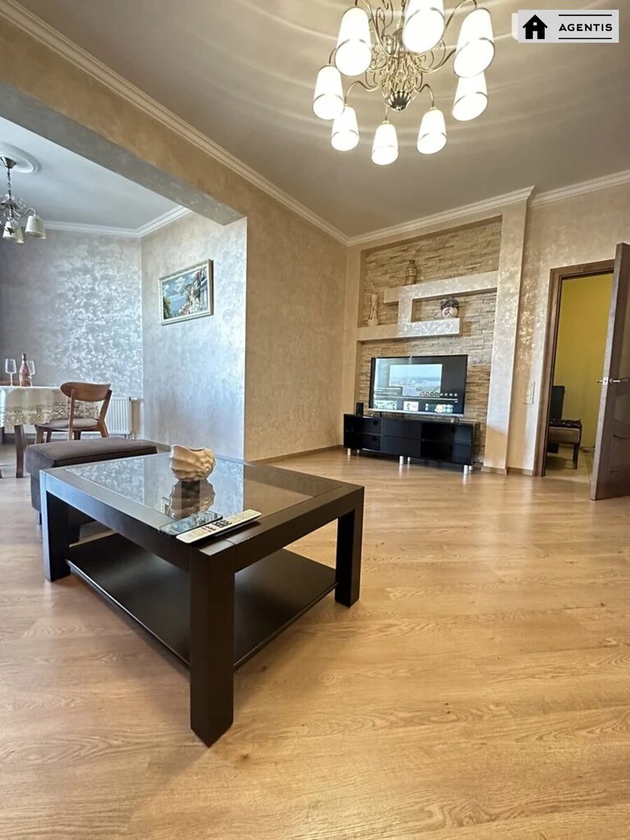 Сдам квартиру 2 комнаты, 78 m², 12 эт./23 этажа. 32, Глубочицкая 32, Киев. 