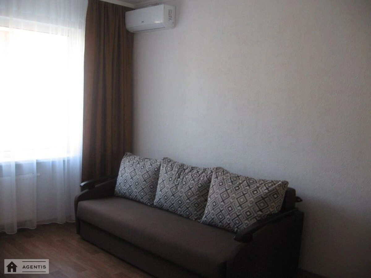 Apartment for rent 1 room, 37 m², 3rd fl./25 floors. 12, Borysa Hmyri vul., Kyiv. 