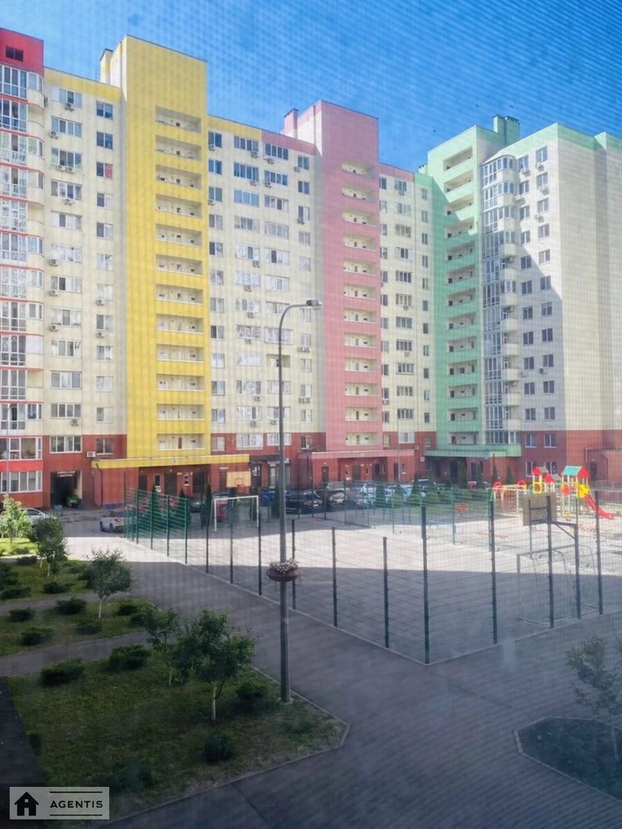 Здам квартиру 1 кімната, 42 m², 2 пов./18 поверхів. Рачинського , Київ. 