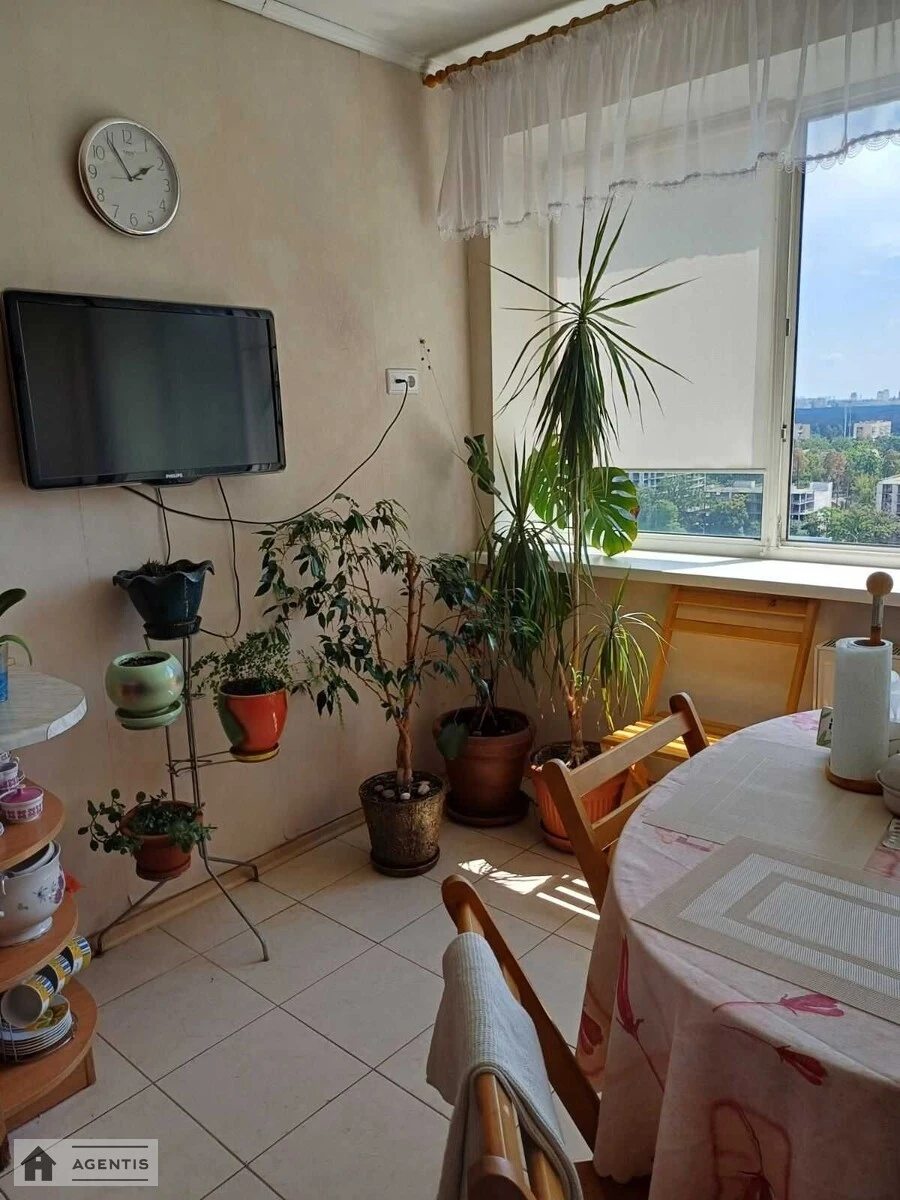 Apartment for rent 2 rooms, 65 m², 20th fl./21 floors. Svyatoshynskyy rayon, Kyiv. 