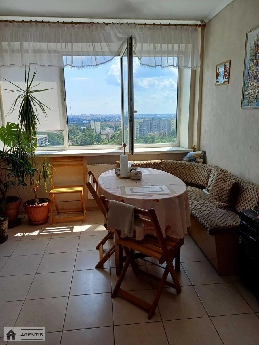 Apartment for rent 2 rooms, 65 m², 20th fl./21 floors. Svyatoshynskyy rayon, Kyiv. 