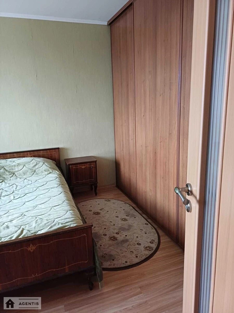 Сдам квартиру 2 комнаты, 65 m², 20 эт./21 этаж. Святошинский район, Киев. 