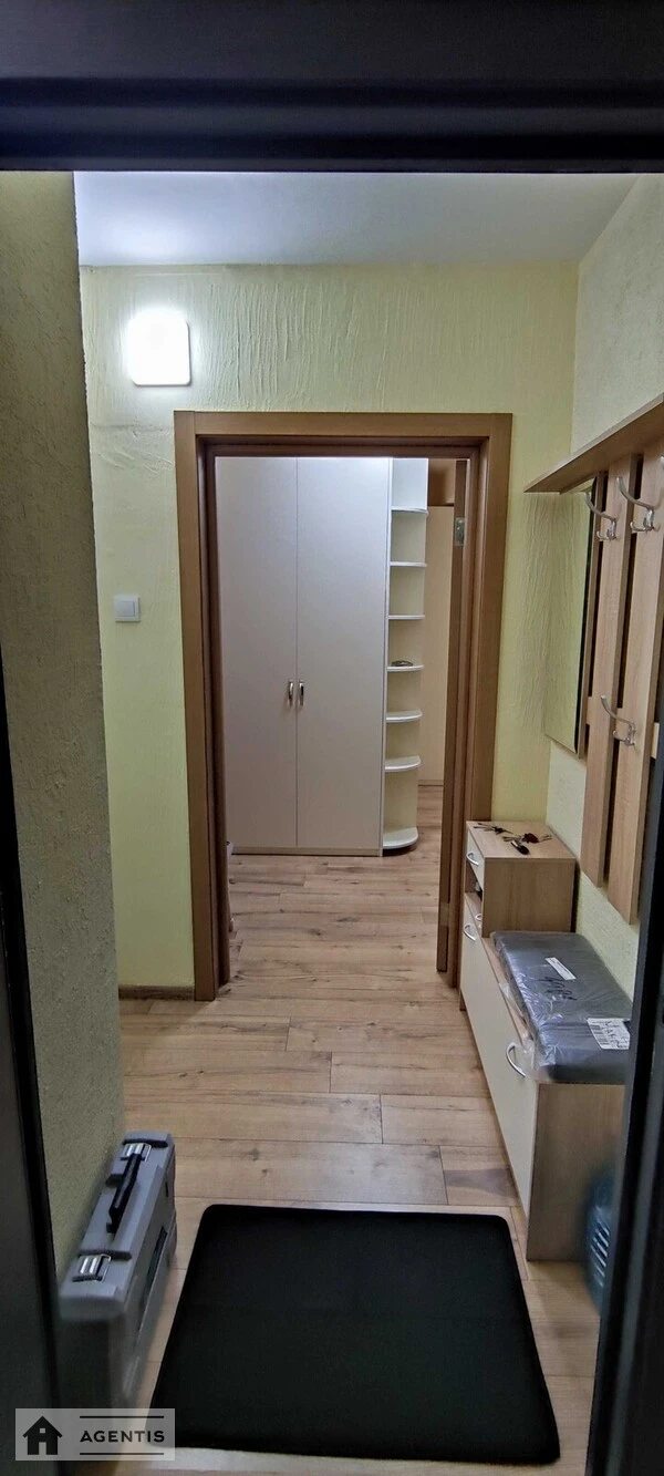 Здам квартиру 1 кімната, 54 m², 2 пов./16 поверхів. 9, Михайла Максимовича вул. (Онуфрія Трутенка), Київ. 