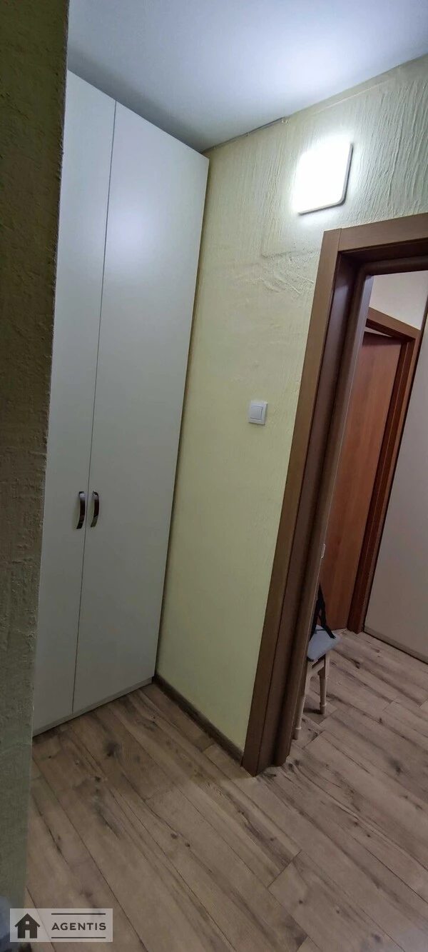 Здам квартиру 1 кімната, 54 m², 2 пов./16 поверхів. 9, Михайла Максимовича вул. (Онуфрія Трутенка), Київ. 