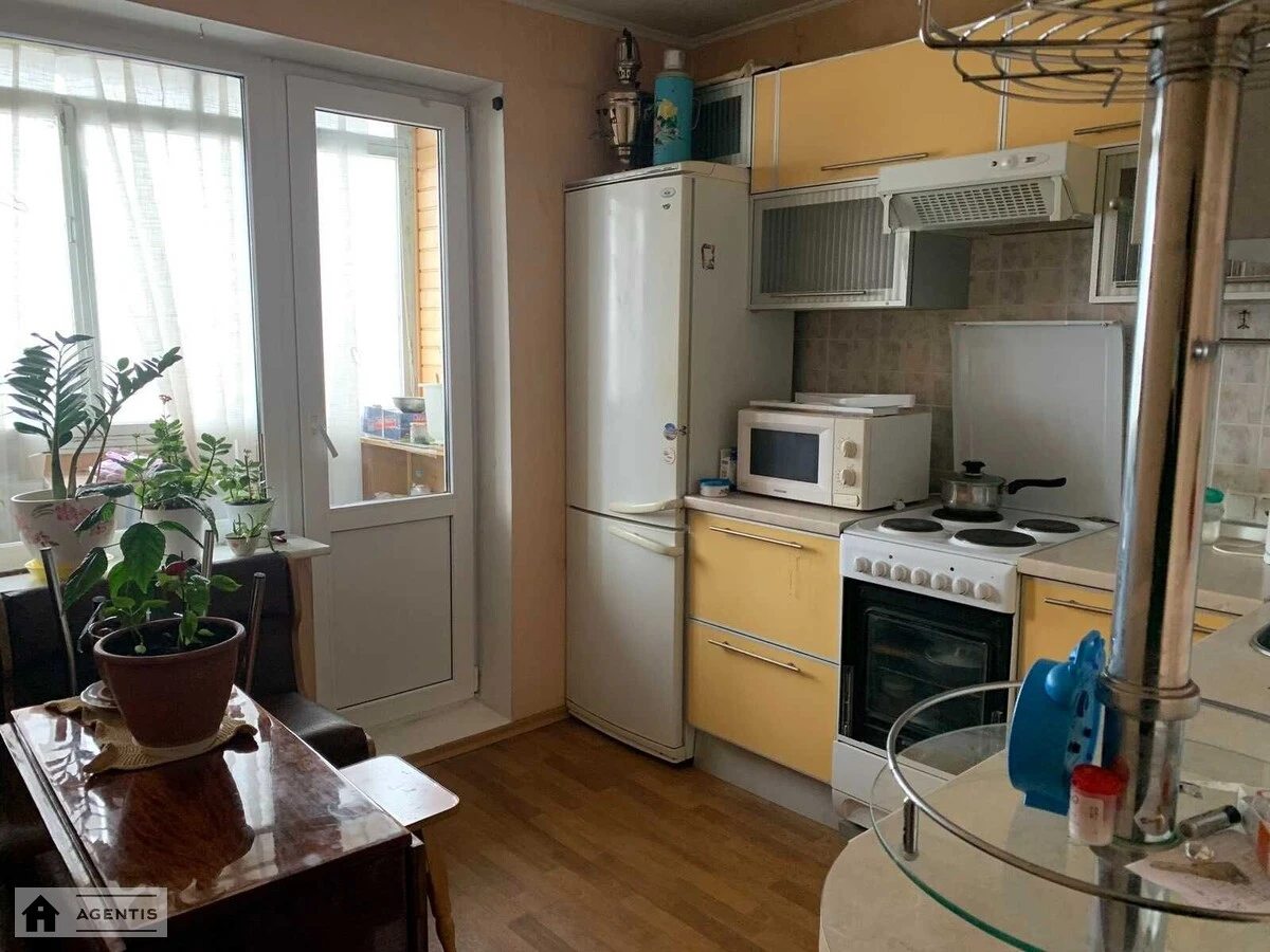 Apartment for rent 1 room, 44 m², 10th fl./16 floors. Desnyanskyy rayon, Kyiv. 