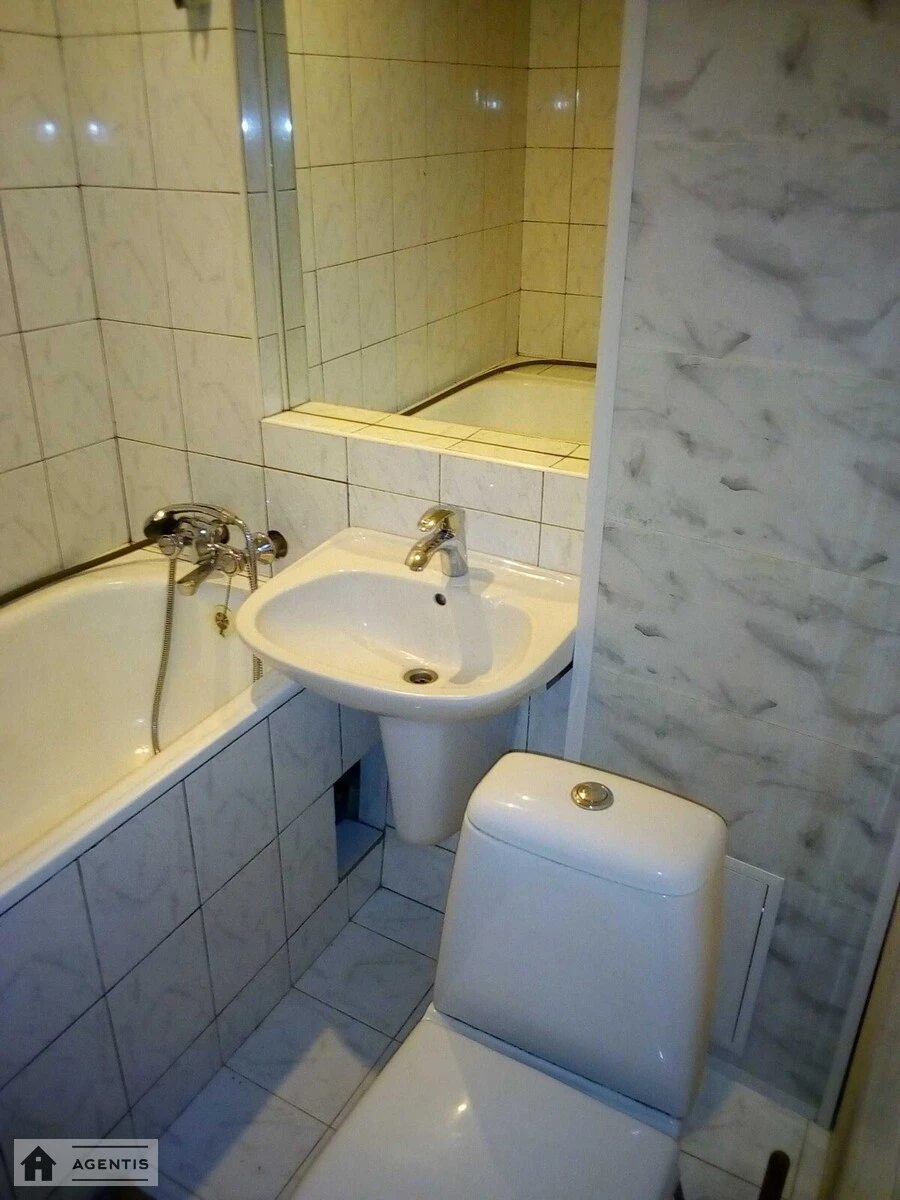 Apartment for rent 1 room, 33 m², 2nd fl./9 floors. Svyatoshynskyy rayon, Kyiv. 