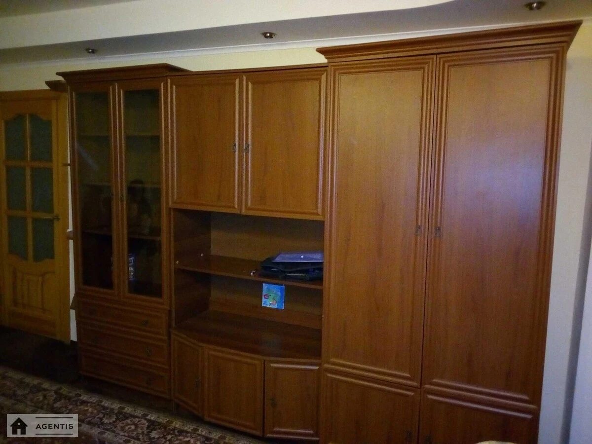 Apartment for rent 1 room, 33 m², 2nd fl./9 floors. Svyatoshynskyy rayon, Kyiv. 