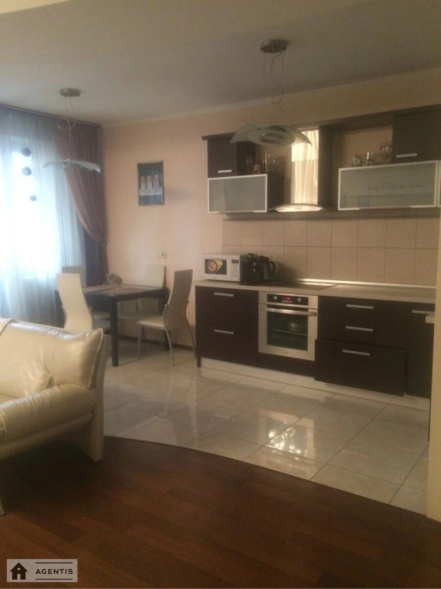 Сдам квартиру 3 комнаты, 106 m², 14 эт./22 этажа. 9, Олександра Кошиця вул., Киев. 