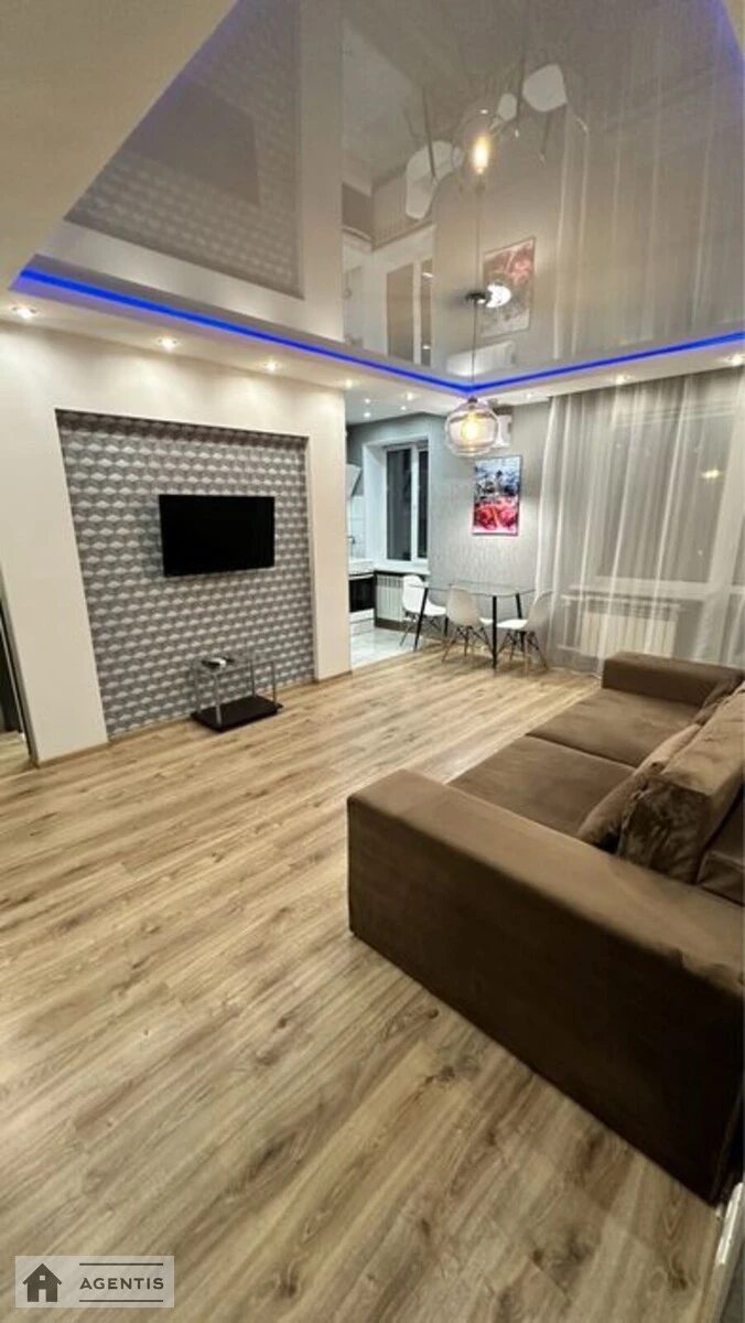 Здам квартиру 2 кімнати, 45 m², 5 пов./5 поверхів. 57, Вацлава Гавела бульв. (Івана Лепсе), Київ. 