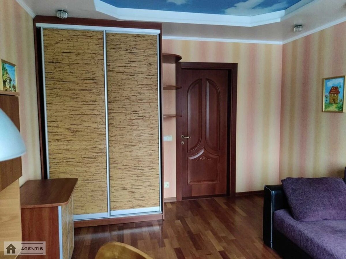 Apartment for rent 3 rooms, 72 m², 2nd fl./16 floors. 39, Almatynska vul., Kyiv. 