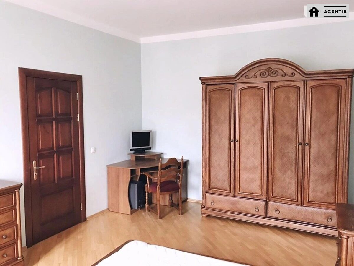 Apartment for rent 2 rooms, 72 m², 2nd fl./12 floors. 30, Zhylyanska 30, Kyiv. 