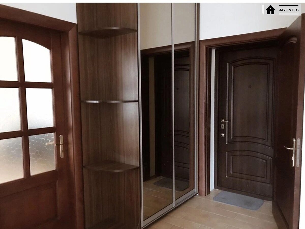 Apartment for rent 2 rooms, 72 m², 2nd fl./12 floors. 30, Zhylyanska 30, Kyiv. 