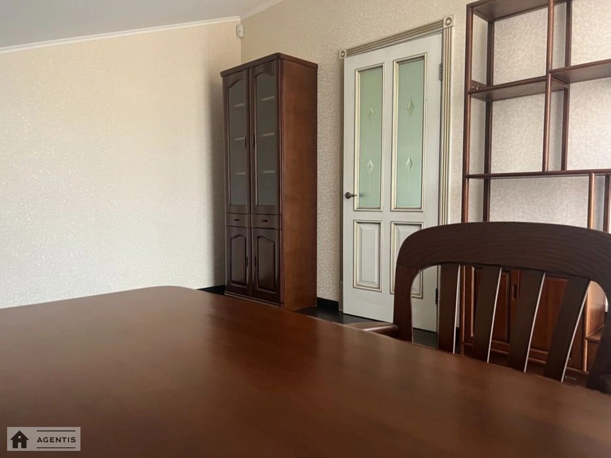 Apartment for rent 3 rooms, 108 m², 9th fl./9 floors. Regeneratorna 4, Kyiv. 