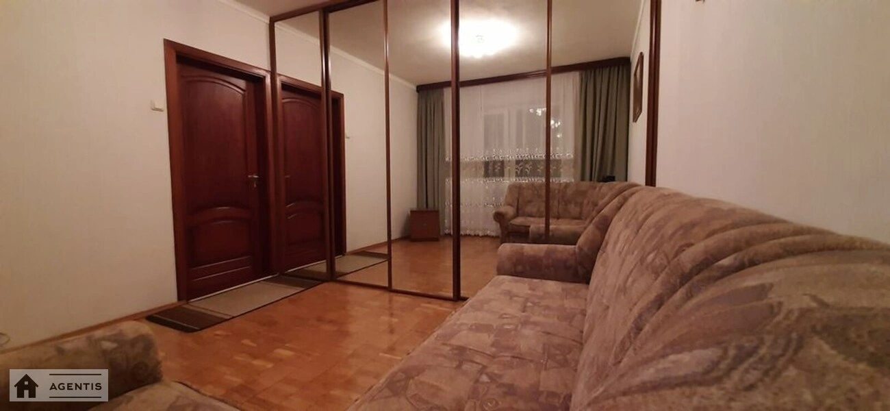 Apartment for rent 2 rooms, 55 m², 7th fl./16 floors. Chervonoyi Kalyny prosp. Volodymyra Mayakovskoho, Kyiv. 