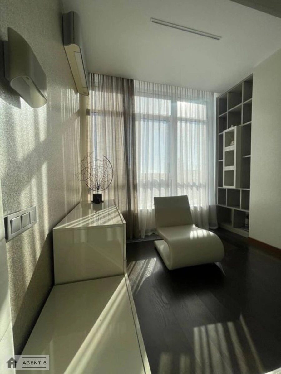 Apartment for rent 2 rooms, 90 m², 5th fl./20 floors. Andriya Verkhohlyada vul. Mykhayla Drahomirova, Kyiv. 