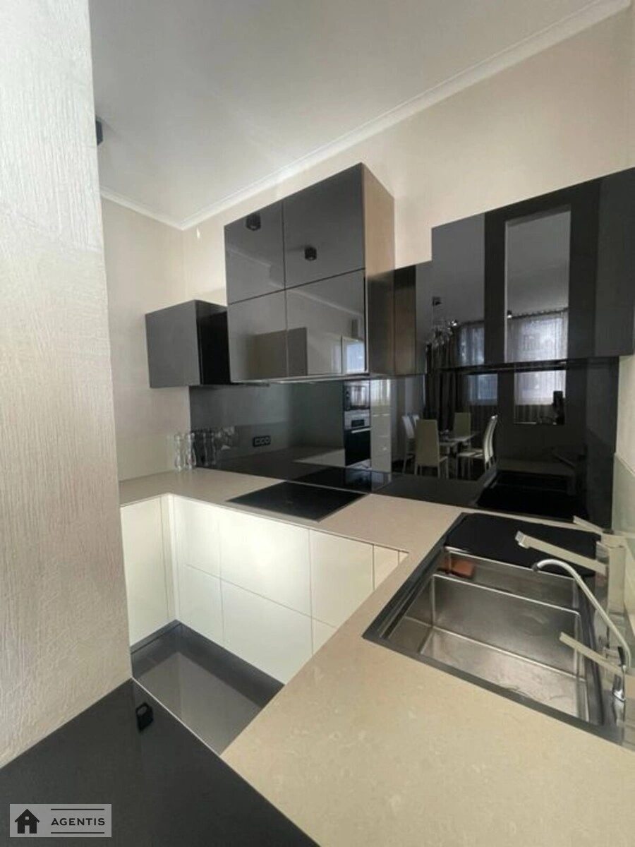 Сдам квартиру 2 комнаты, 90 m², 5 эт./20 этажей. Андрія Верхогляда вул. (Михайла Драгомірова), Киев. 