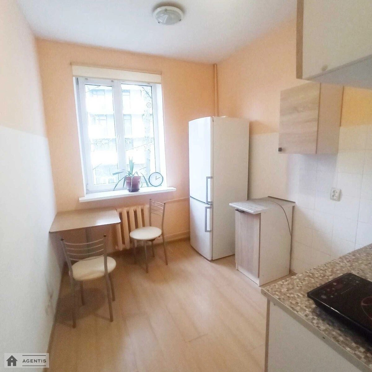 Apartment for rent 2 rooms, 46 m², 2nd fl./3 floors. 49, Sichovyh Strliltsiv 49, Kyiv. 