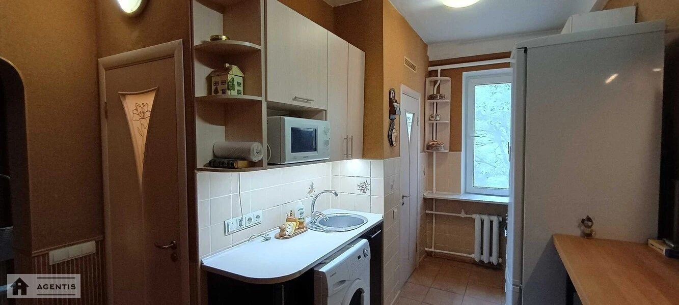 Apartment for rent 2 rooms, 47 m², 5th fl./5 floors. Ushynskogo, Kyiv. 