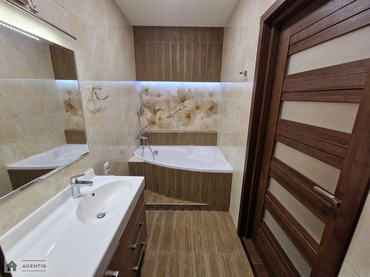 Сдам квартиру 2 комнаты, 73 m², 8 эт./17 этажей. 50, Юлії Здановської вул. (Михайла Ломоносова), Киев. 