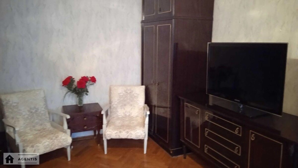 Apartment for rent 2 rooms, 52 m², 3rd fl./9 floors. Pecherskyy rayon, Kyiv. 