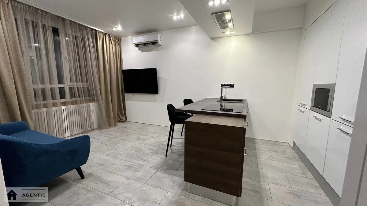 Сдам квартиру 1 комната, 45 m², 15 эт./19 этажей. 10, Самійла Кішки вул. (Маршала Конєва), Киев. 