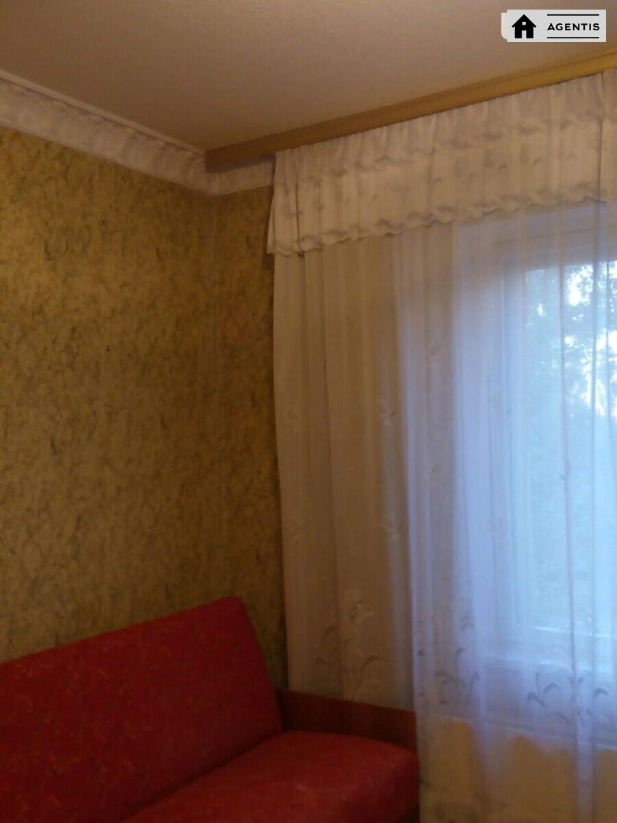 Apartment for rent 2 rooms, 60 m², 5th fl./15 floors. 7, Revutckogo 7, Kyiv. 