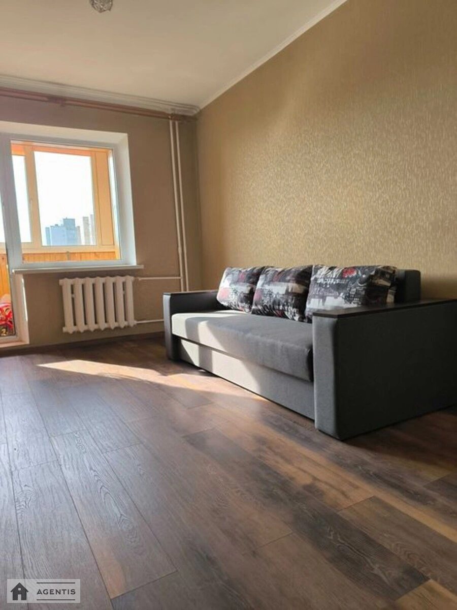 Здам квартиру 1 кімната, 42 m², 8 пов./18 поверхів. Соломії Крушельницької вул., Київ. 